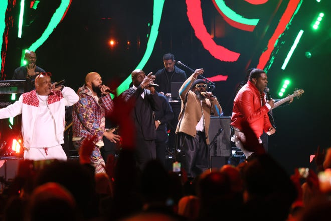 CLEVELAND, OHIO - OCTOBER 19: Spliff Star, Common, Posdnuos, Tariq Trotter, and Busta Rhymes perform onstage during the 2024 Rock & Roll Hall Of Fame Induction Ceremony streaming on Disney+ at Rocket Mortgage Fieldhouse on October 19, 2024 in Cleveland, Ohio. (Photo by Dia Dipasupil/Getty Images for The Rock and Roll Hall of Fame)