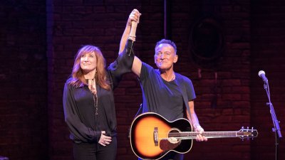 Bruce Springsteen and Wife Patti Scialfa - A Timeline of Their Relationship