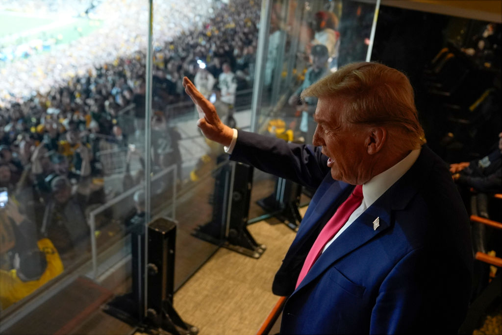 Former President Donald Trump attends Pittsburgh Steelers game on 'Sunday Night Football'