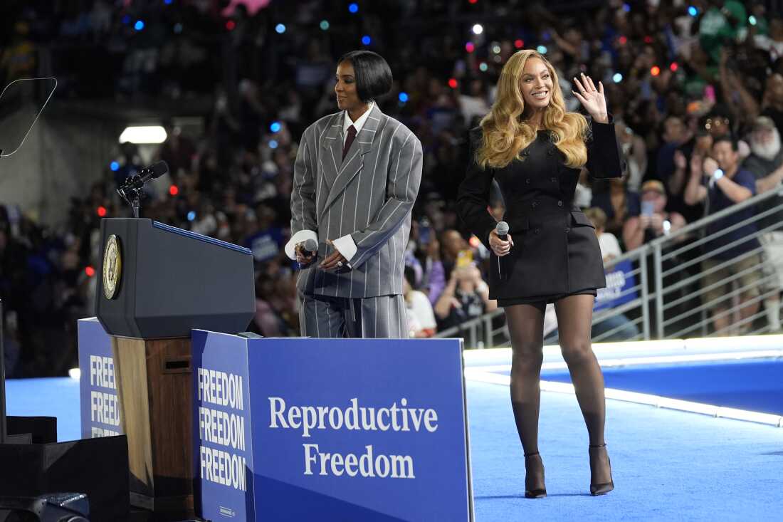 Beyonce, right, and Kelly Rowland, introduce Vice President Harris in Houston.