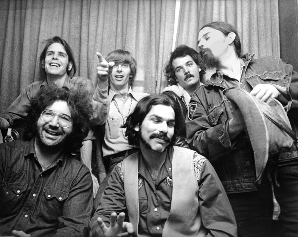 The Grateful Dead Cofounder and Bassist Phil Lesh Dead at 84