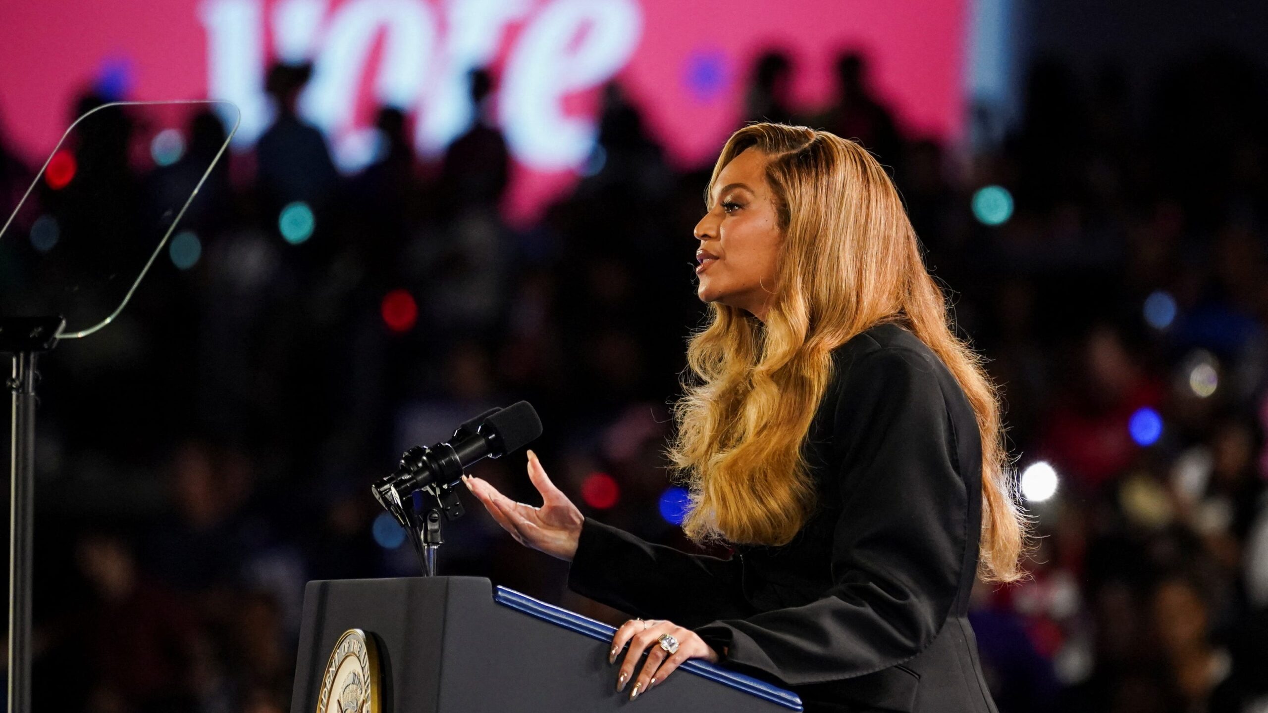 Beyoncé' headlines Kamala Harris rally