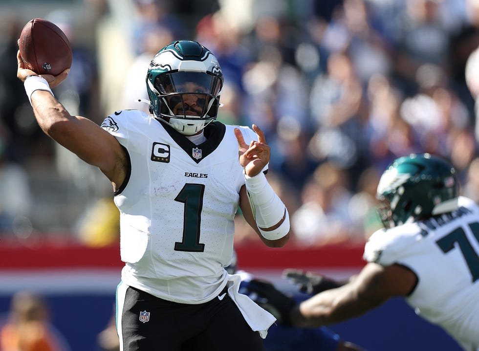 EAST RUTHERFORD, NEW JERSEY - OCTOBER 20: Jalen Hurts #1 of the Philadelphia Eagles throws a pass against the New York Giants during the first quarter at MetLife Stadium on October 20, 2024 in East Rutherford, New Jersey. (Photo by Luke Hales/Getty Images) ORG XMIT: 776151425 ORIG FILE ID: 2179803860