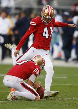 SANTA CLARA, CALIFORNIA - OCTOBER 27: Anders Carlson #41 of the San Francisco 49ers kicks a field goal during the first quarter against the Dallas Cowboys at Levi's Stadium on October 27, 2024 in Santa Clara, California. (Photo by Lachlan Cunningham/Getty Images)