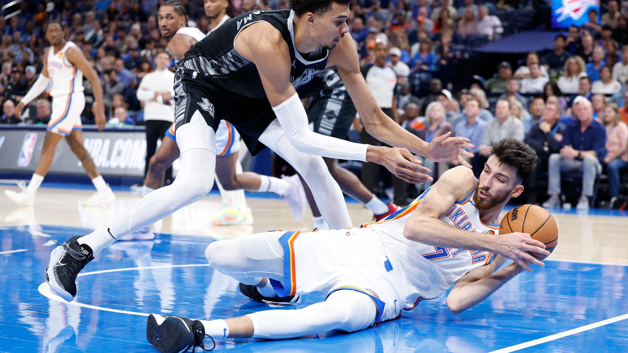 Chet Holmgren leads OKC Thunder past Victor Wembanyama, Spurs