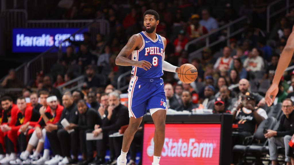 76ers star Paul George suffers hyperextended left knee