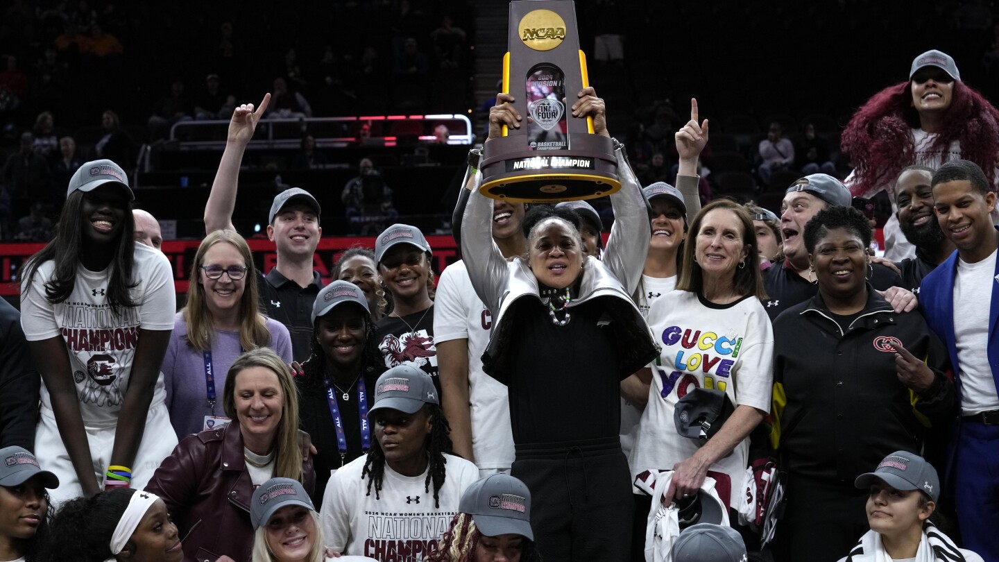 AP Top 25: South Carolina ranked No. 1 in women's preseason poll