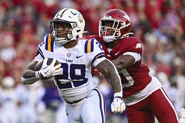 Arkansas football loses 34-10 to No. 8 LSU