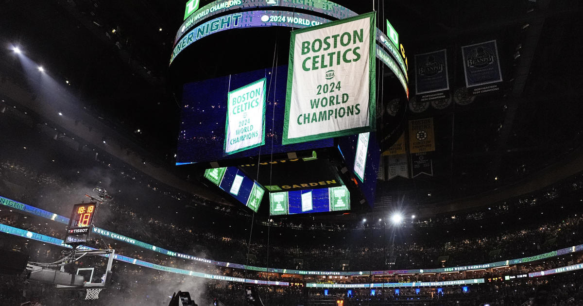 Boston Celtics raise Banner 18, collect their NBA Championship rings