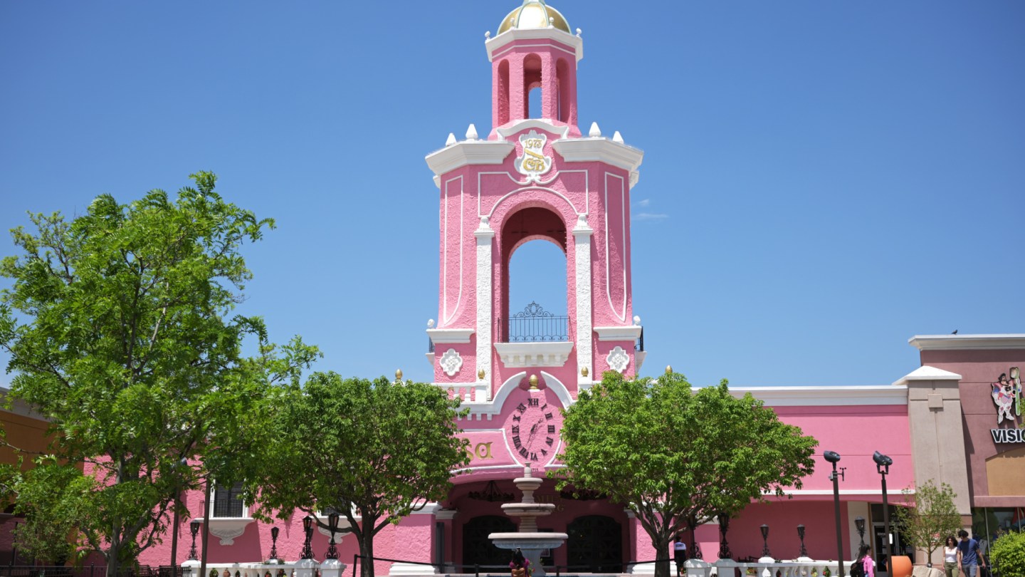 Casa Bonita Cast and Crew Members Unionize With Actors' Equity, IATSE