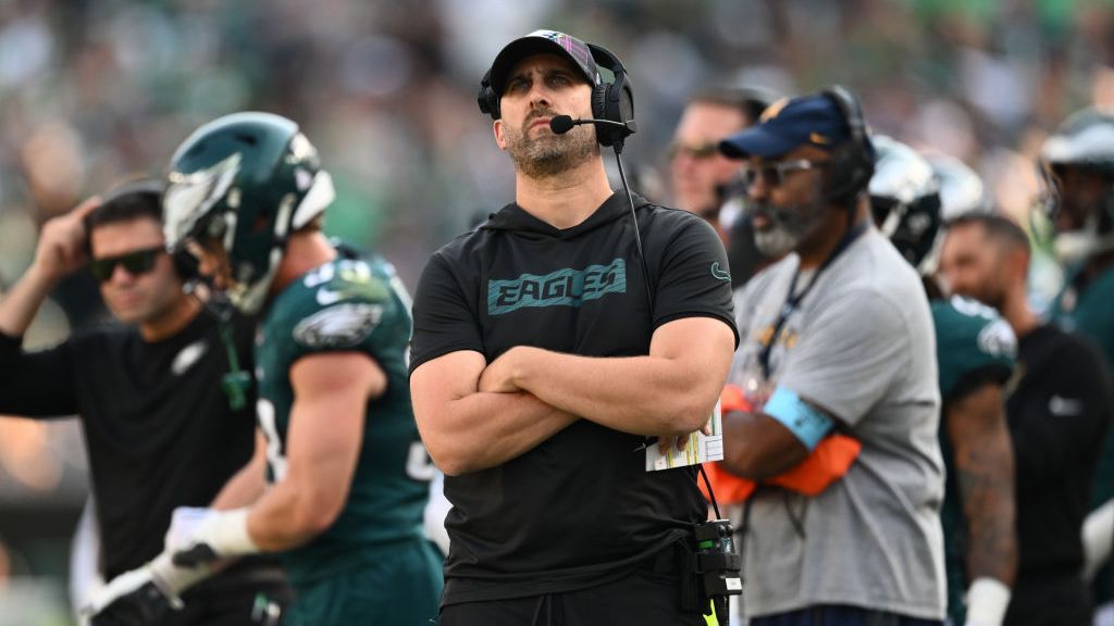 Eagles coach Sirianni unhappy with booing in win over Browns