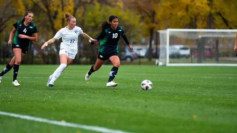 Fighting Hawks draw 0-0 to St. Thomas in season finale