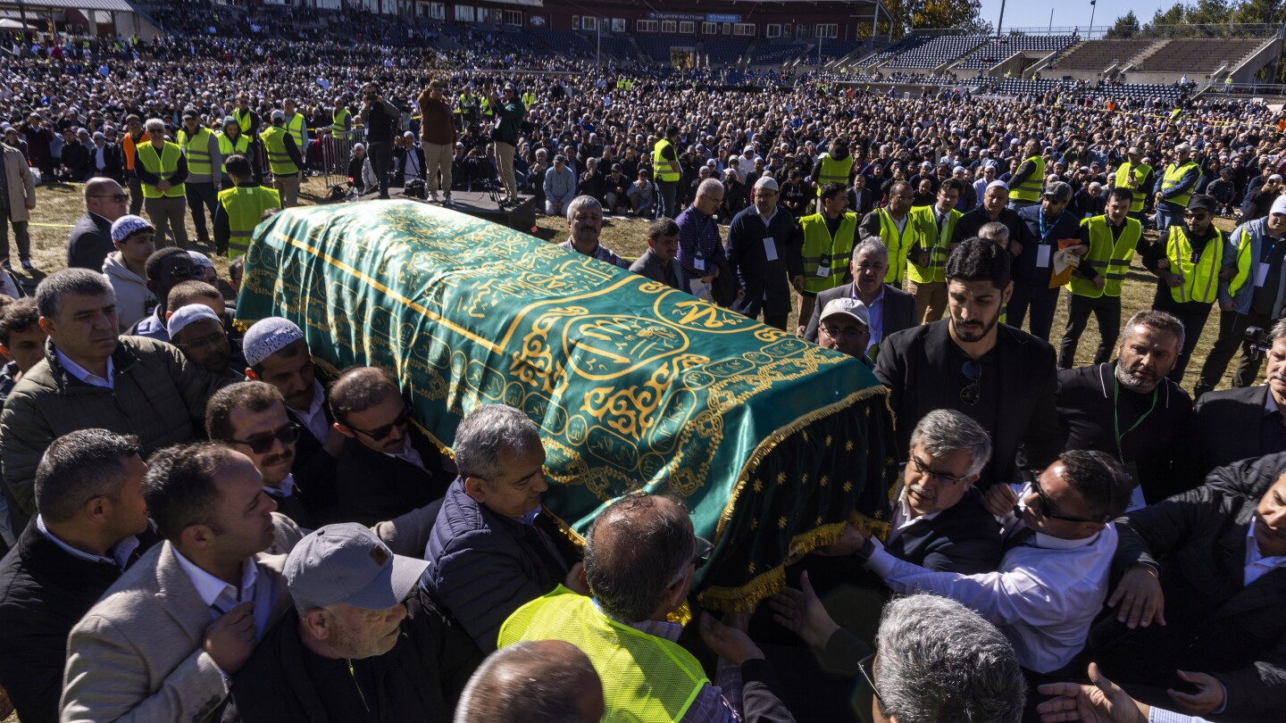 Funeral in US for Fethullah Gülen, Turkish spiritual leader