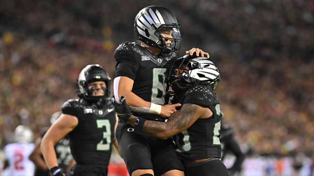 Gabriel delivers as Oregon survives Ohio State in wild finish