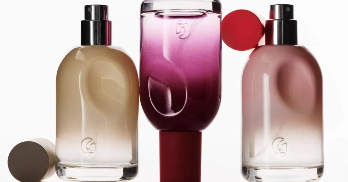 Glossier Perfumes: Rêve and Doux Fragrance Review 2024