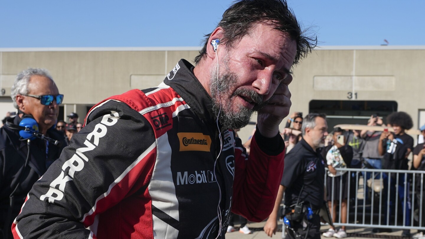 Keanu Reeves spins out in auto race at Indianapolis Motor Speedway