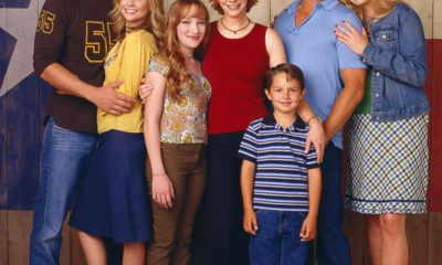 Happy s Place Will Have Another Reba Reunion With Steve Howey Guest Starring in Season 1 .JPG