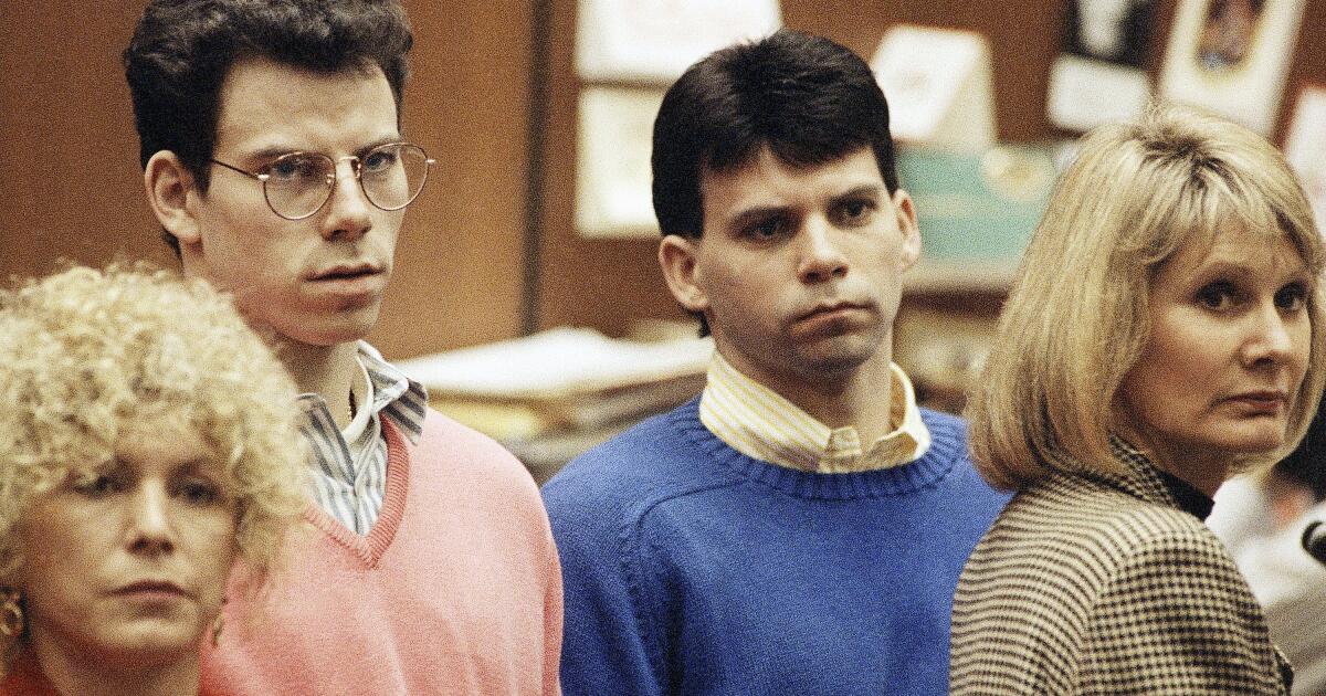 Menendez brothers: D.A. backs move that could pave way to freedom