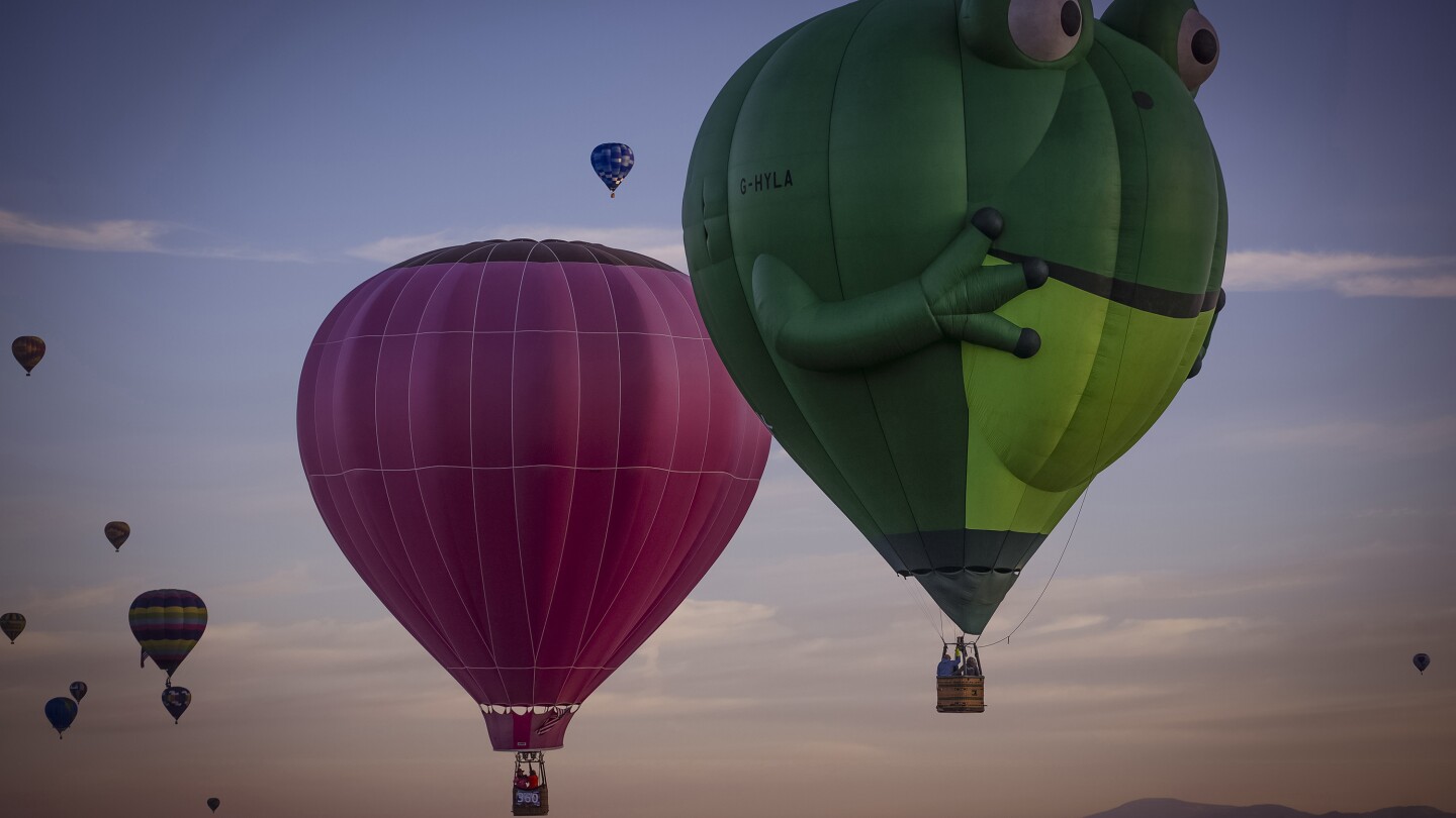 Not exactly smooth sailing at the 52nd Albuquerque balloon fiesta after 4 incidents