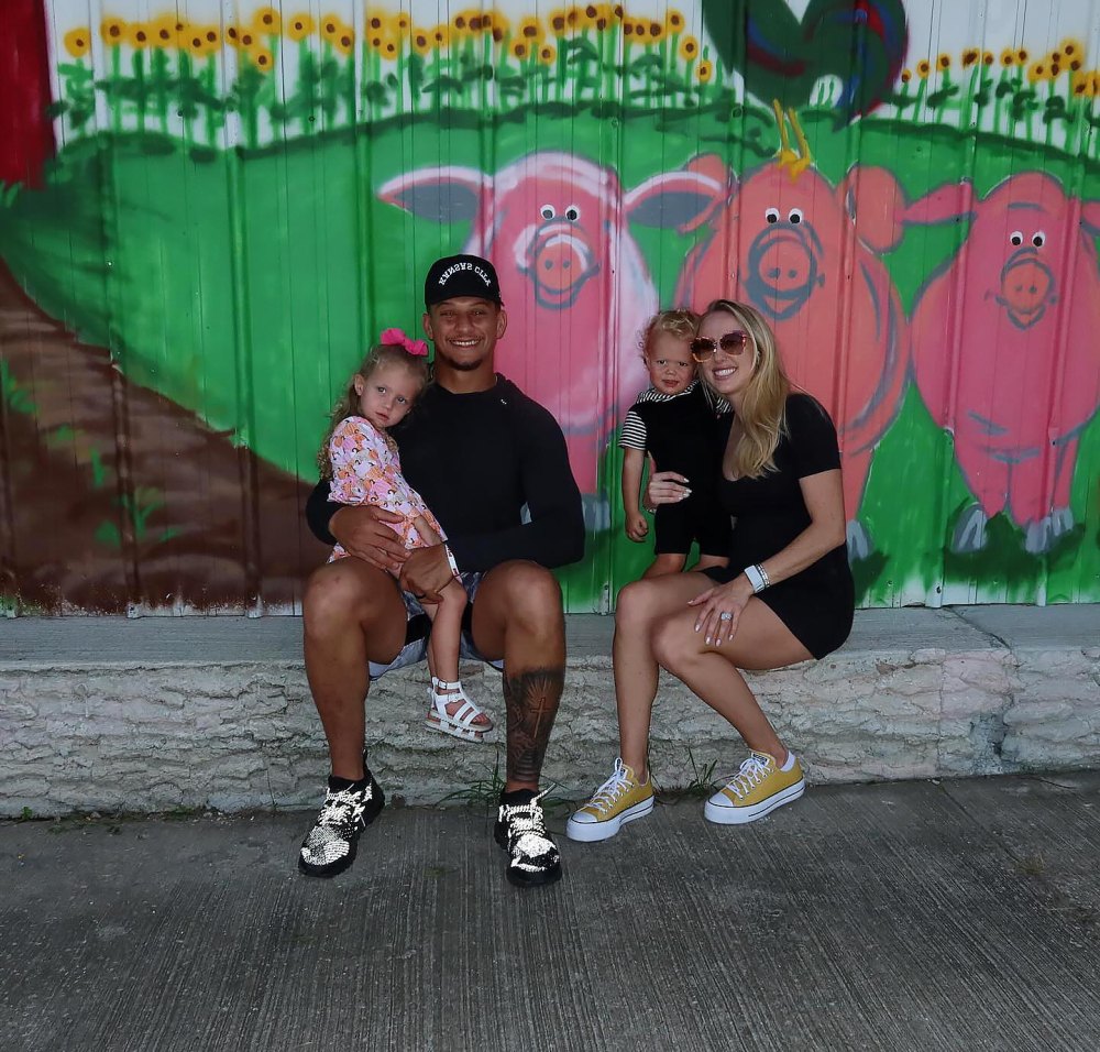 Feature Patrick Mahomes and Pregnant Wife Brittany Mahomes Take Kids to the Zoo