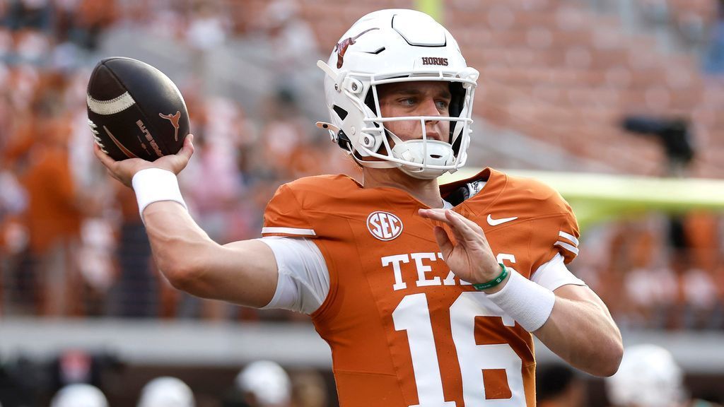 Texas benches Quinn Ewers for Arch Manning, then switches back