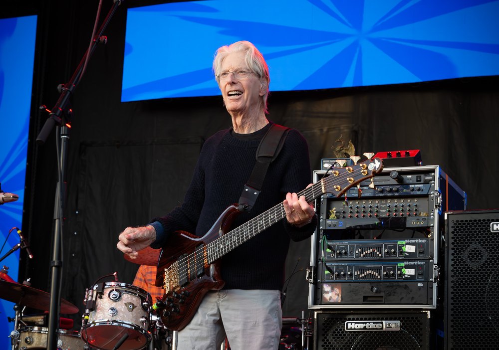 The Grateful Dead Cofounder and Bassist Phil Lesh Dead at 84