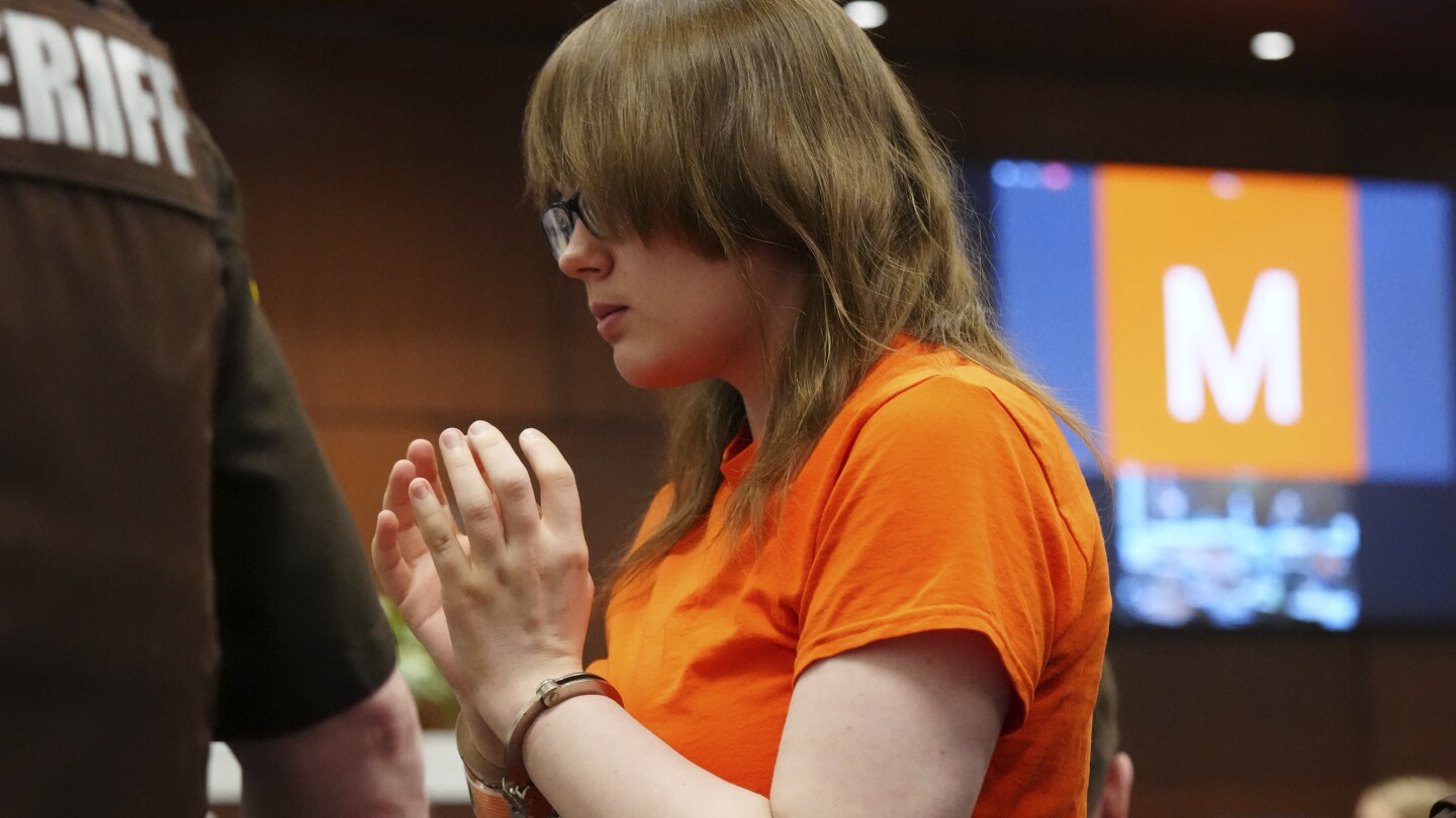 Woman who stabbed classmate to please Slender Man files third release request