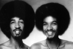 The Brothers Johnson, an American funk and R&B band consisting of American musicians and brothers George Lightnin Licks and Louis E Johnson, Thunder Thumbs on stage, June 22, 1976. (Photo by Afro American Newspapers/Gado/Getty Images)