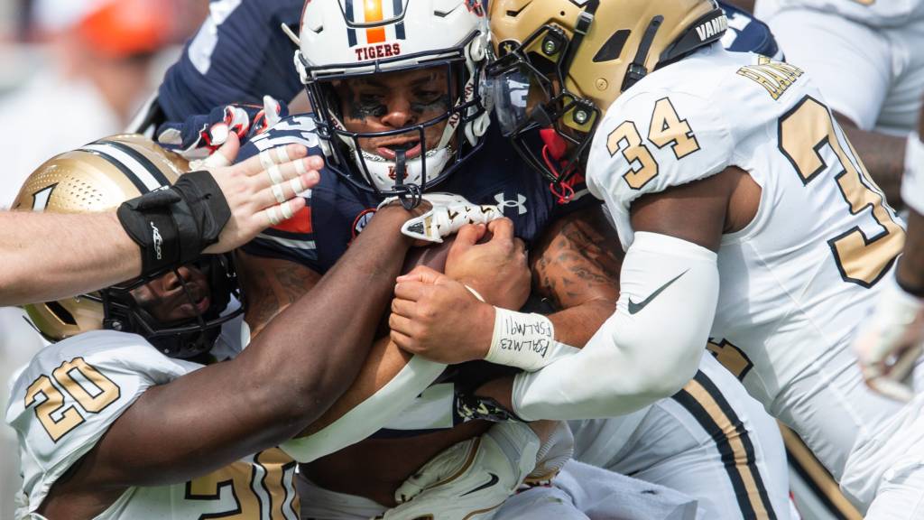 Auburn football falls in SEC contest with Vanderbilt