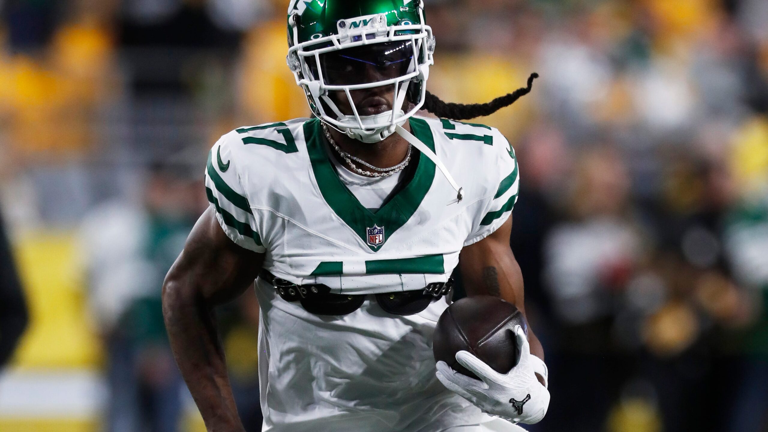 Davante Adams returns after exiting with possible head injury