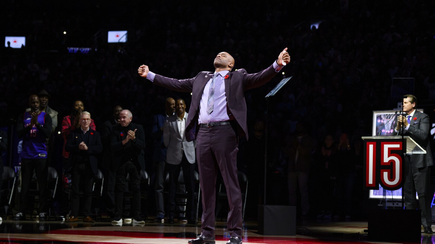 Emotional Carter acknowledges contentious exit from Toronto as Raptors retire former star's jersey