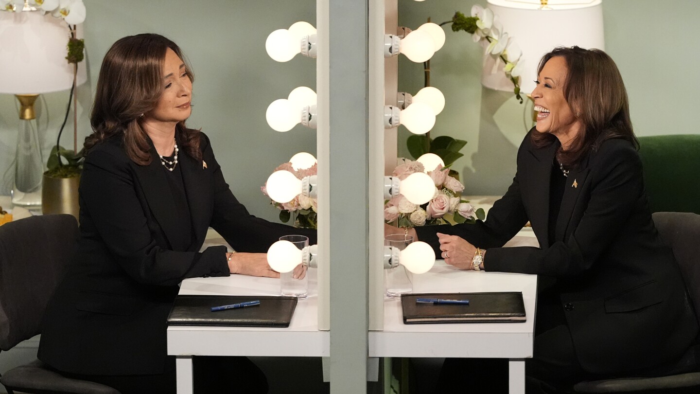 Kamala Harris makes surprise appearance on 'Saturday Night Live'