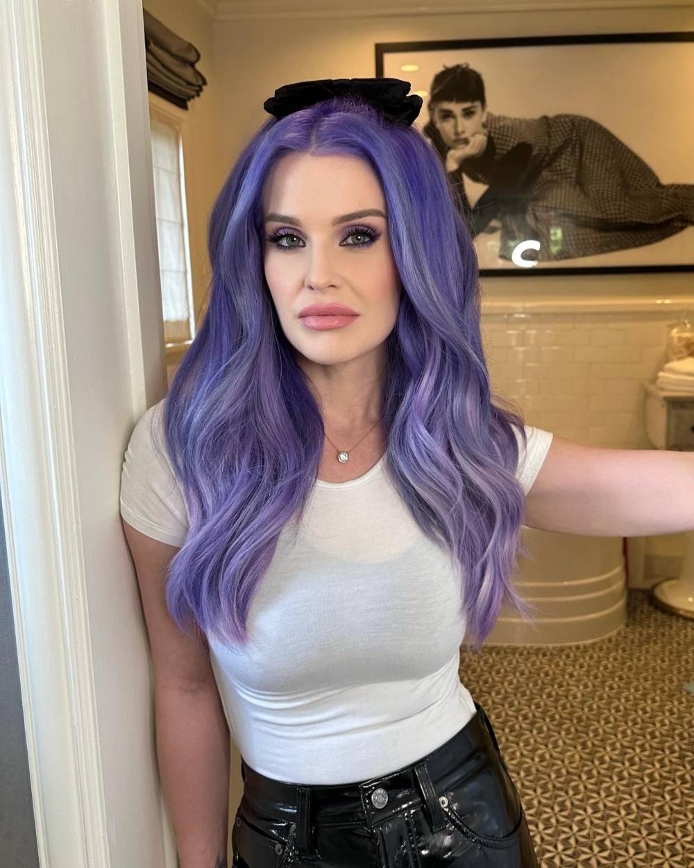 Kelly Osbourne Has Never Had F ing Plastic Surgery But Isn t Opposed to It in the Future