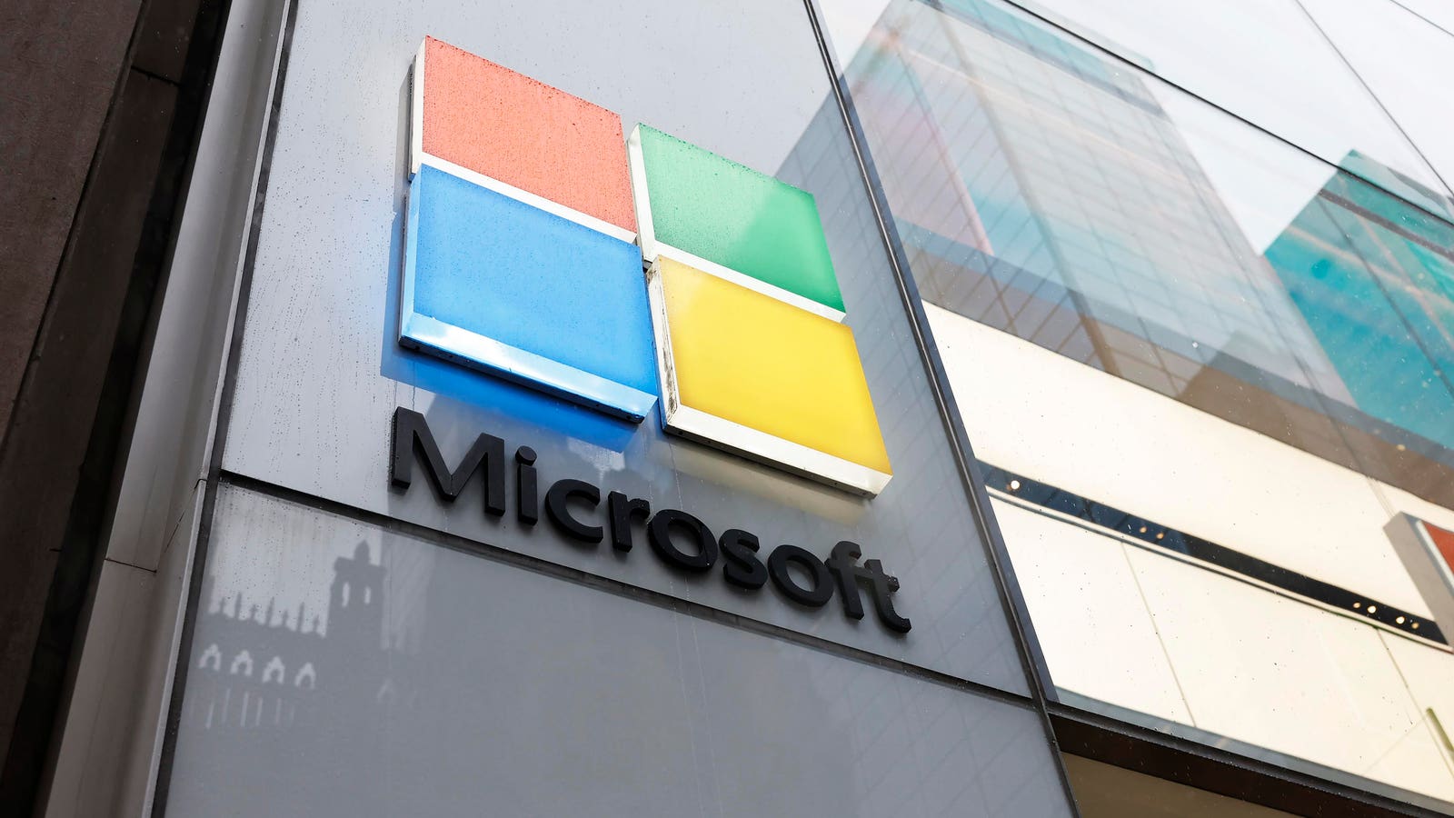 Microsoft Stock Slips To Worst Day In Years Despite Record Earnings