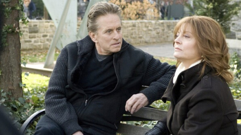 Ben (Michael Douglas) and Nancy (Susan Sarandon) argue in a park in Solitary Man