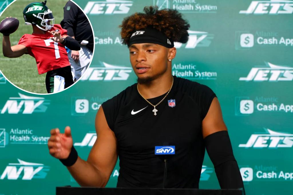 Justin Fields quietly winning over Jets teammates as leader on and off the field