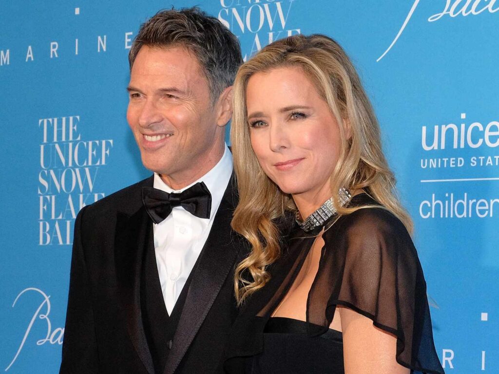 Téa Leoni and Tim Daly Marry in New York Wedding