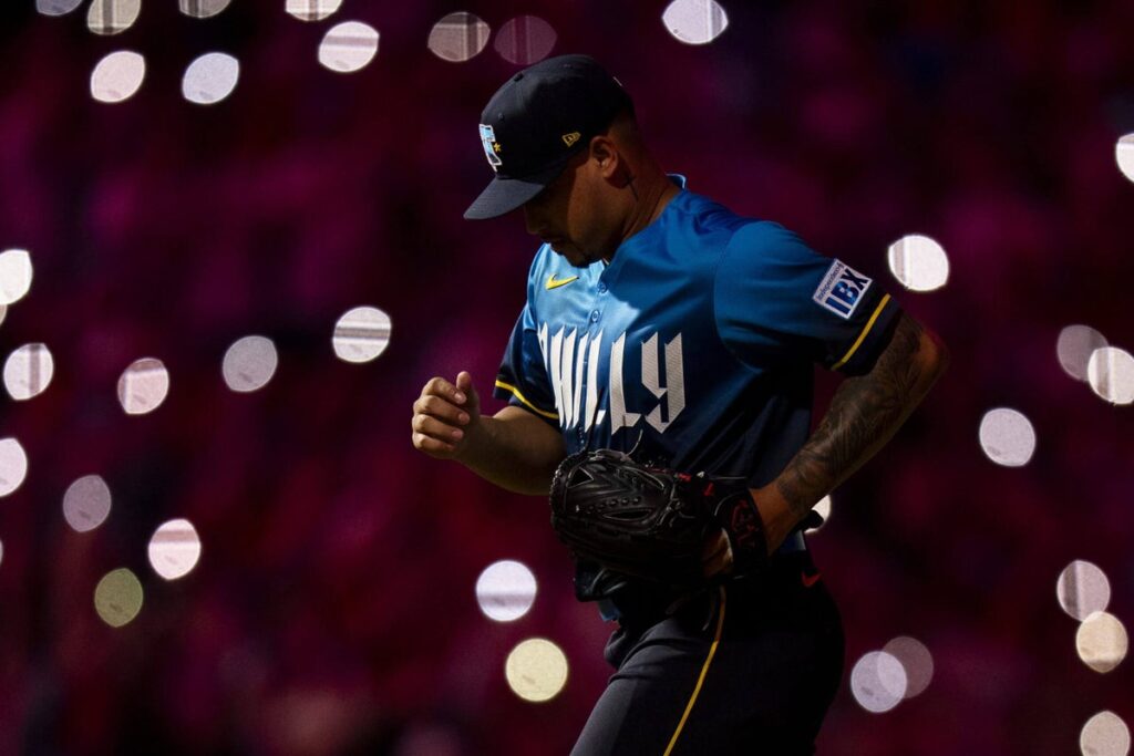 How Jhoan Duran’s electric entrance accompanied him from Twins to Phillies