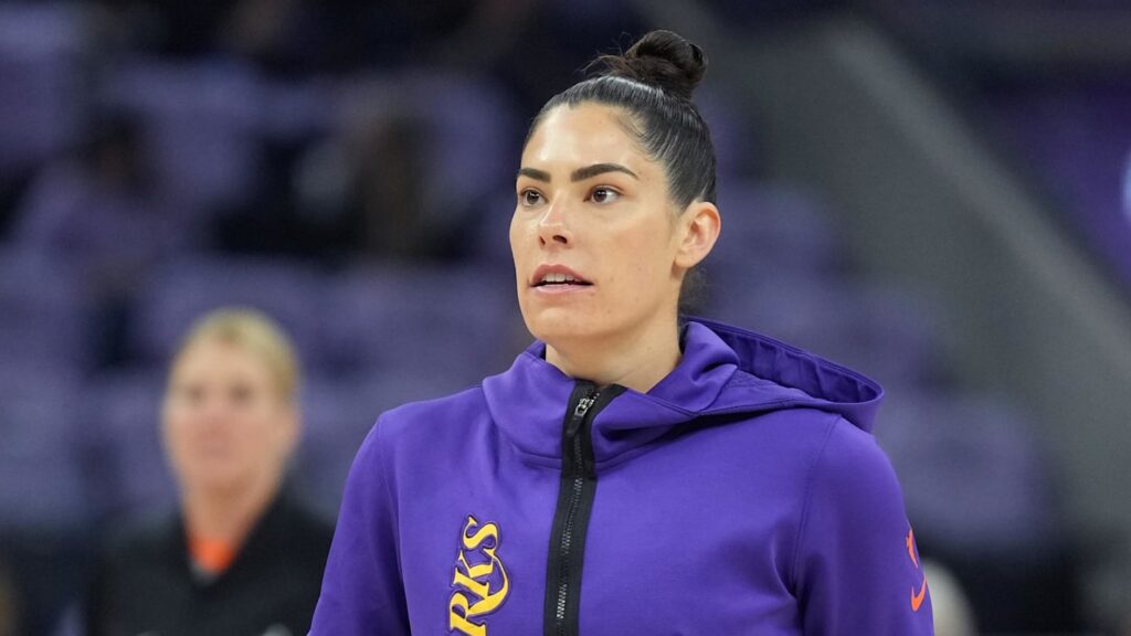 Sparks Coach Sends Message as WNBA Fans Call for Kelsey Plum Suspension