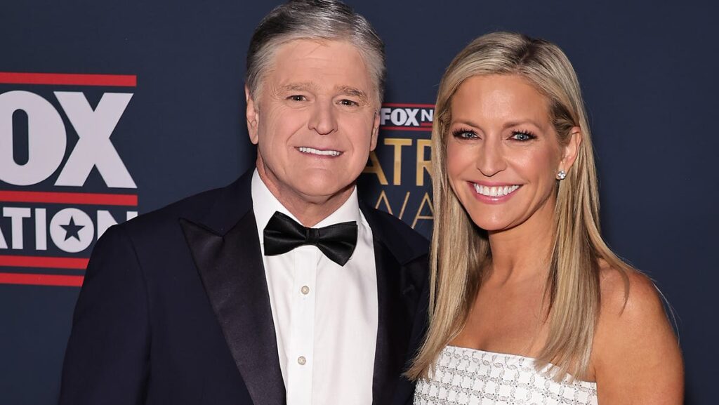 Trump praises Fox News couple Sean Hannity and Ainsley Earhardt