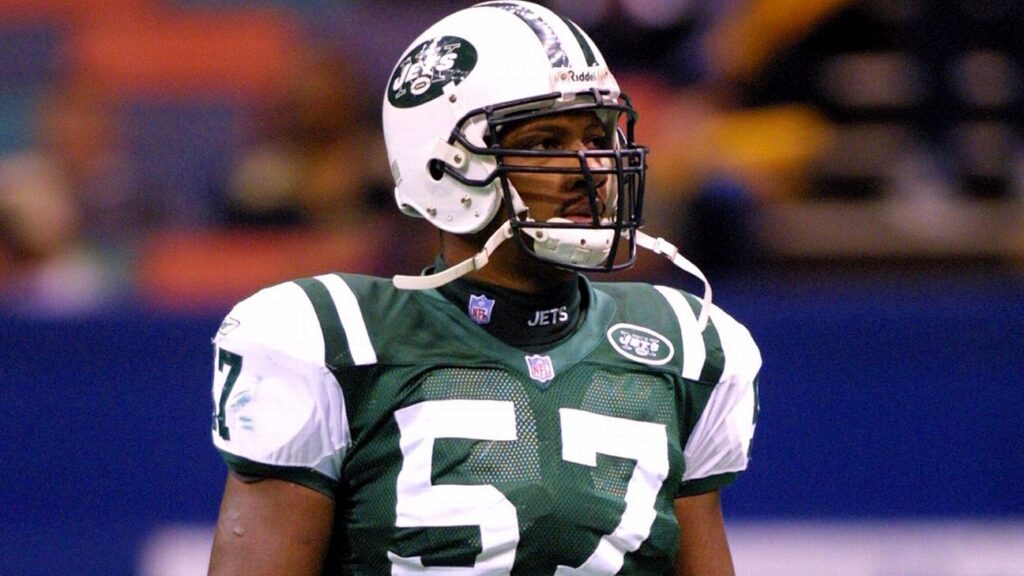 Book - Lewis blames Bledsoe for hit that ushered in Brady era