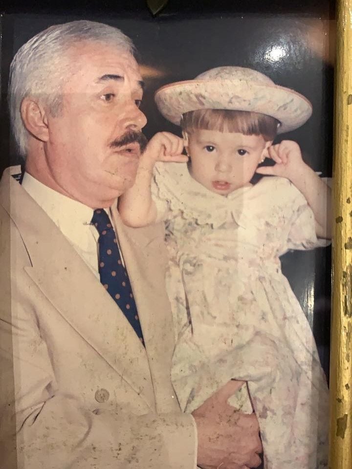 Majo y su abuelito hace unos años.