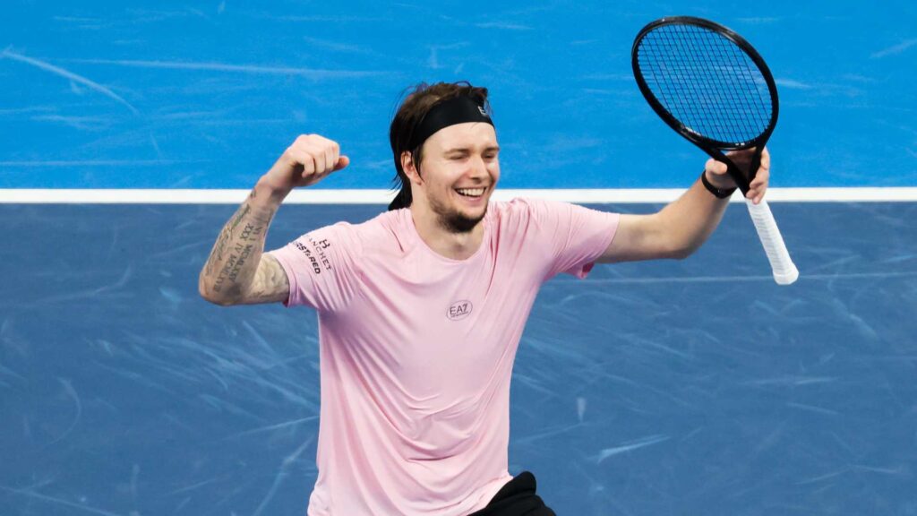 Alexander Bublik defeats Valentin Royer for fourth title of 2025, new career high in Hangzhou | ATP Tour