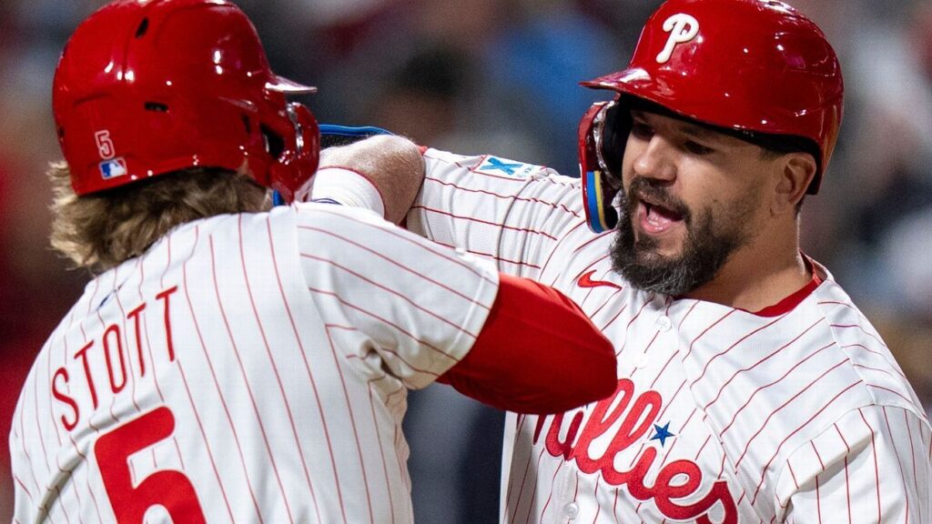Kyle Schwarber hits 50th home run as Phillies defeat Mets