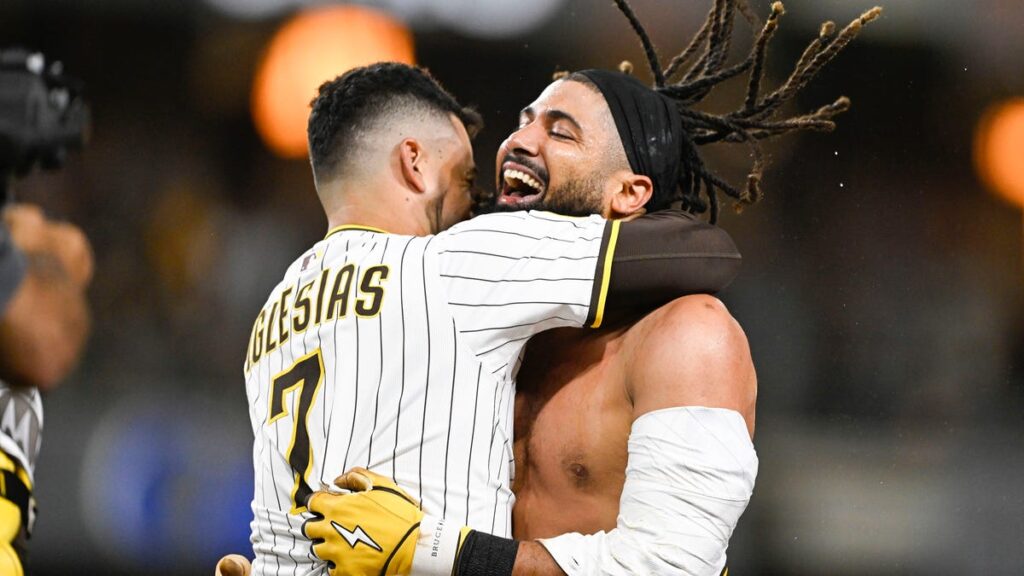 Reds at Padres odds, picks and predictions