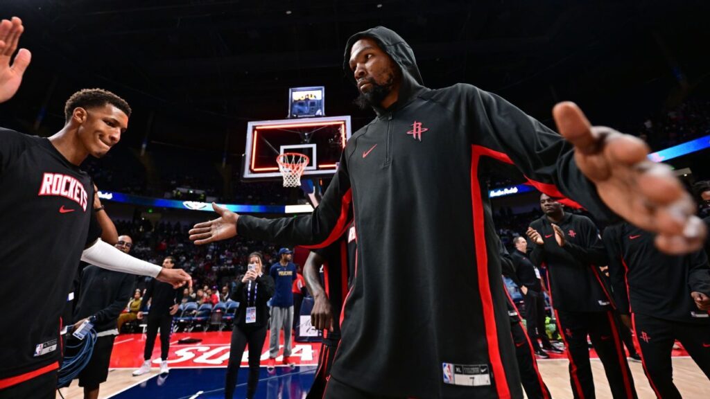 Kevin Durant gets $90M Rockets extension, $30M under max