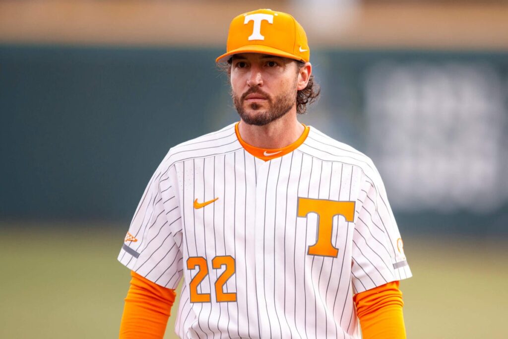San Francisco Giants to hire Tennessee head coach Tony Vitello as next manager: Sources