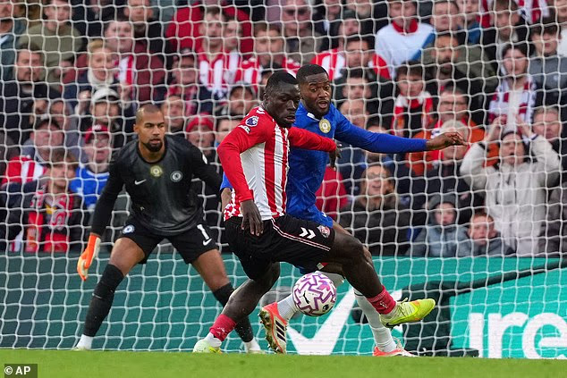 Sunderland's Brian Brobbey managed to hold off Tosin Adarabioyo to set up Chemsdine Talbi for the Black Cats' winning goal on Saturday