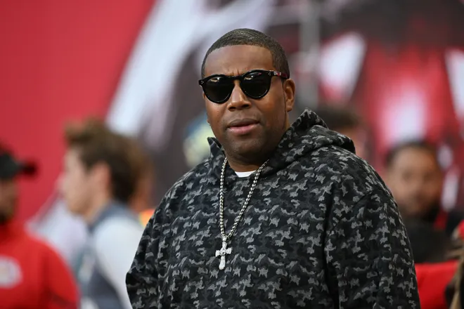 Kenan Thompson in the stands during a match between Columbus Crew and New York Red Bulls in a 2024 MLS Cup Playoffs Round One match at Red Bull Arena.