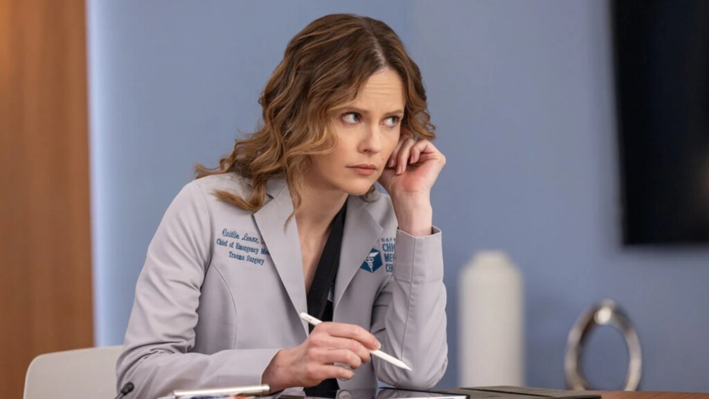 Chicago Med - Season 11 - Abrial Bonilla as Med Student Lina Martinez, Sarah Ramos as Dr. Caitlin Lenox